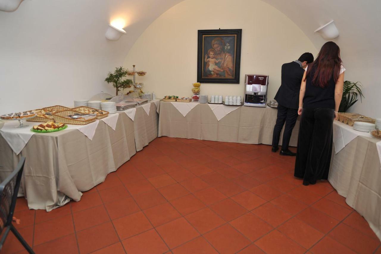 Domus Sessoriana Bed & Breakfast Roma Ngoại thất bức ảnh