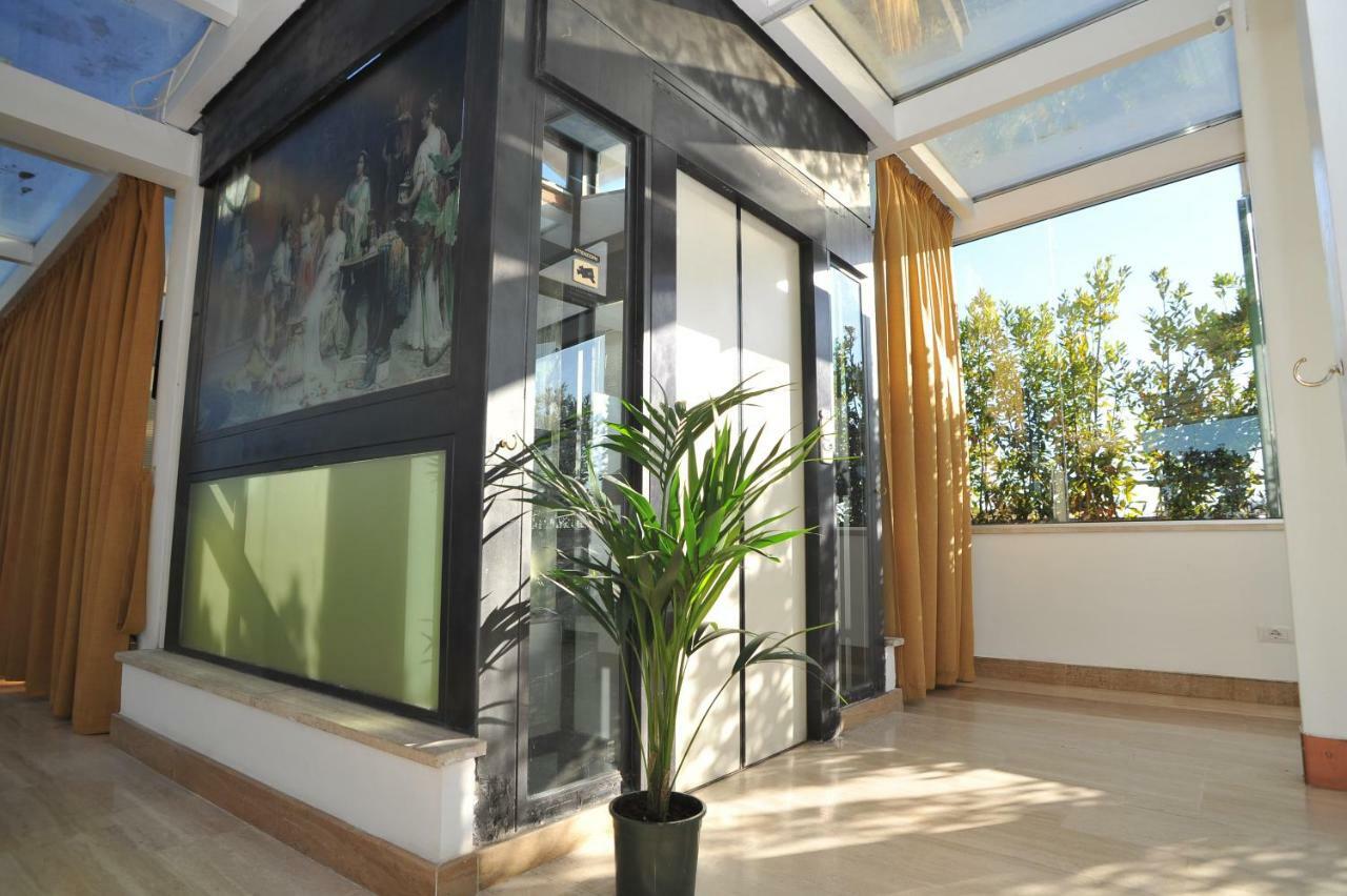 Domus Sessoriana Bed & Breakfast Roma Ngoại thất bức ảnh