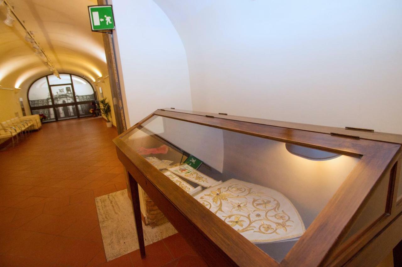 Domus Sessoriana Bed & Breakfast Roma Ngoại thất bức ảnh